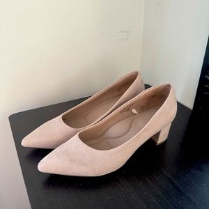 Nude suede pumps